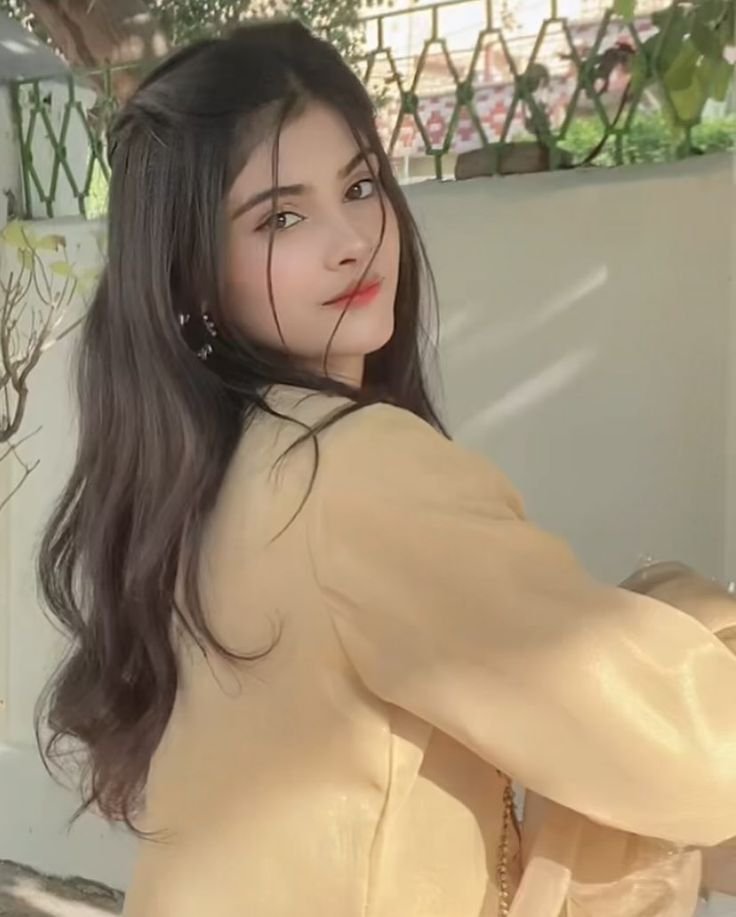 Beautiful Girl Dp for Instagram 2