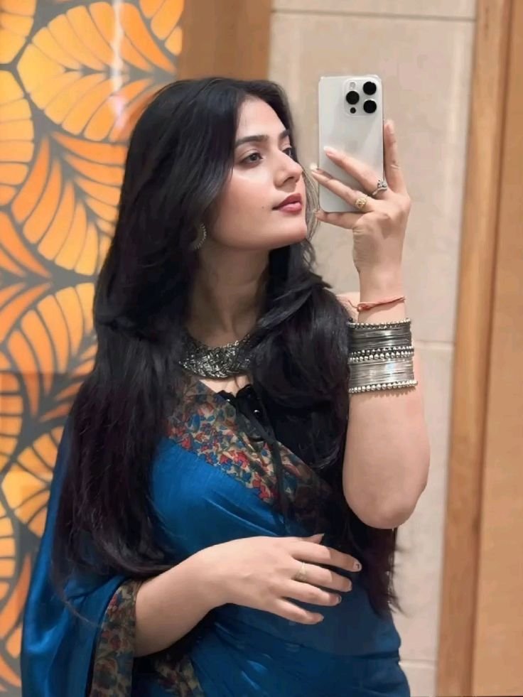 Beautiful girl Pic simple Beautiful girl Pic simple