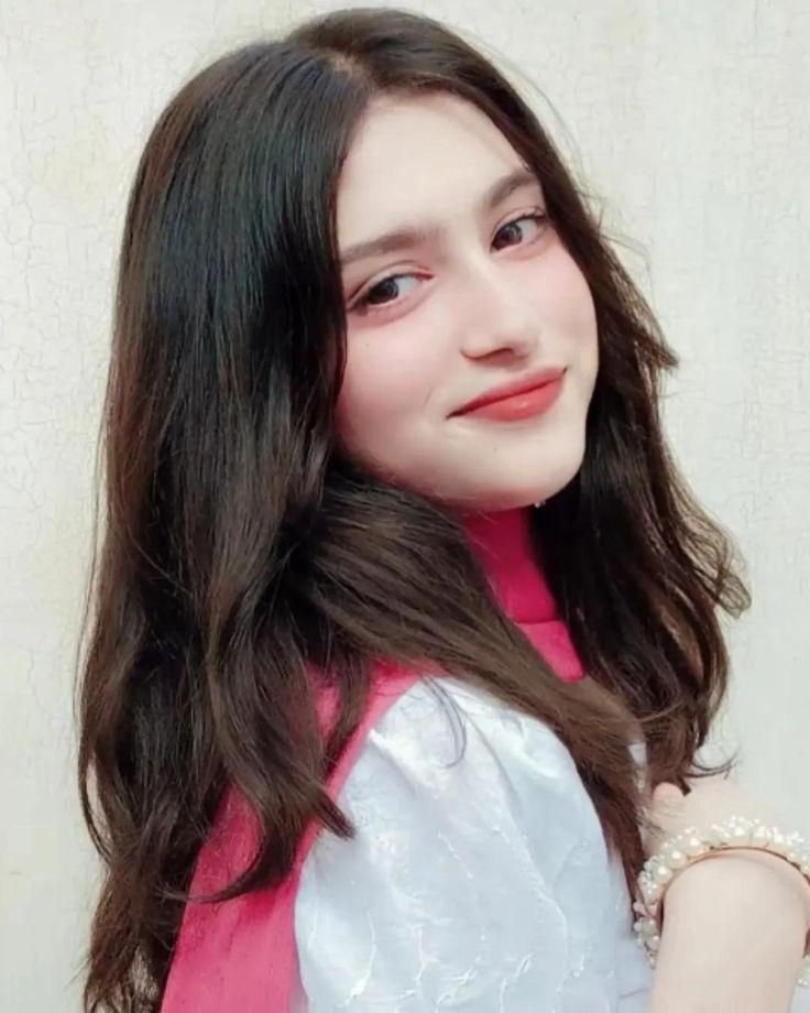 Beautiful girl Pic simple_1 Beautiful girl Pic simple 1