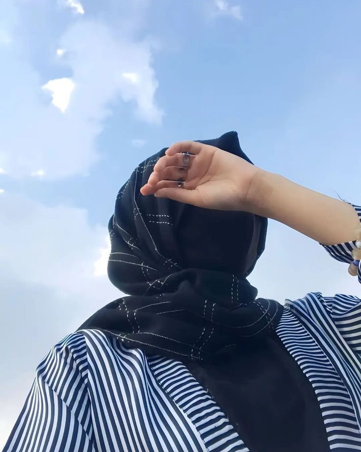 Beautiful hijab girl photo (1)