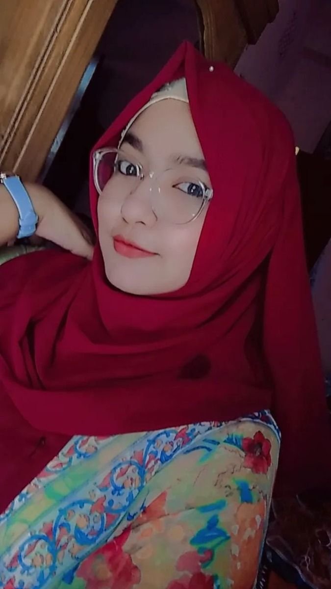 Beautiful hijab girl photo 3