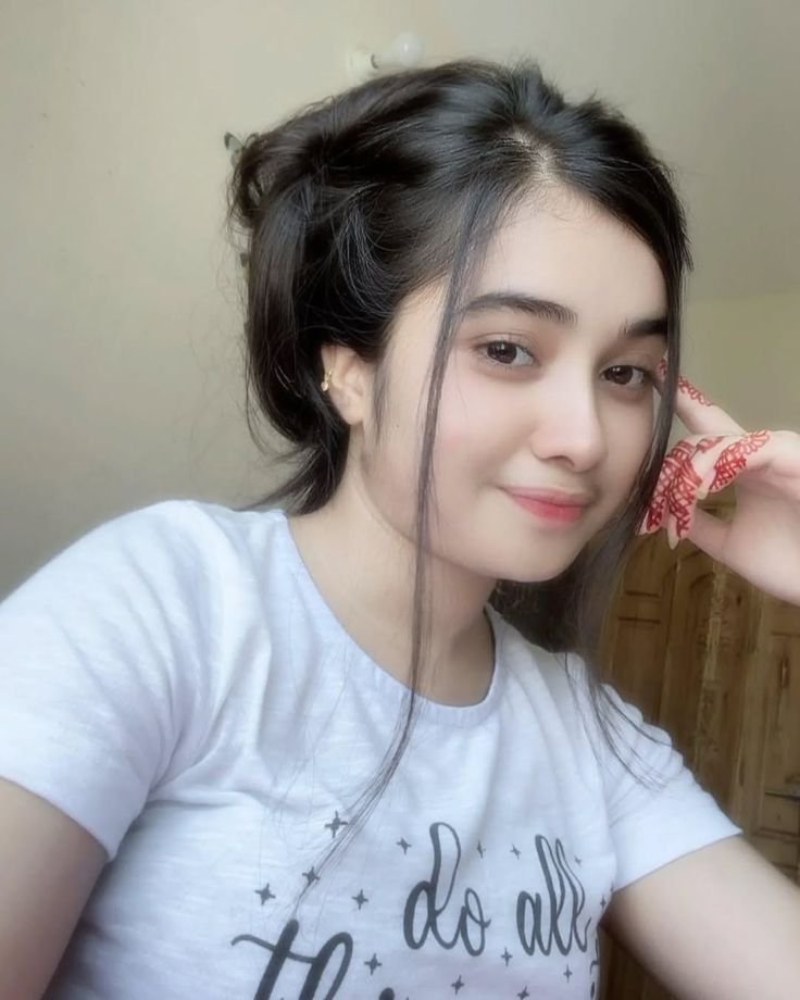 Cute girl pic for dp instagram 2