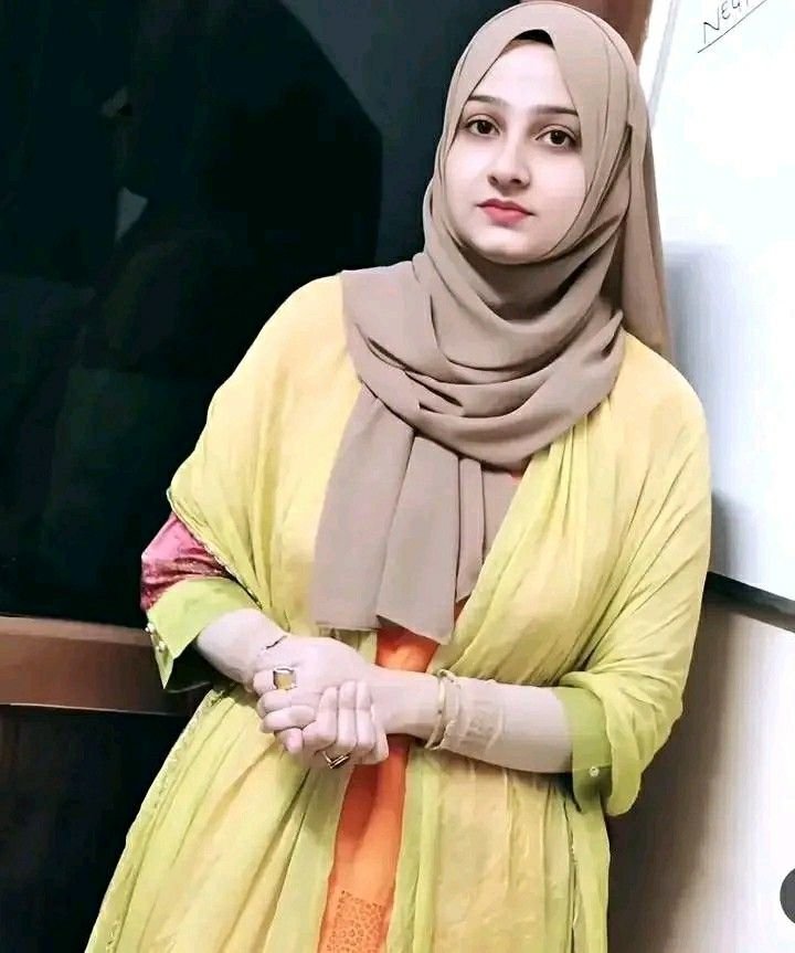 Cute hijab girl Pic 3