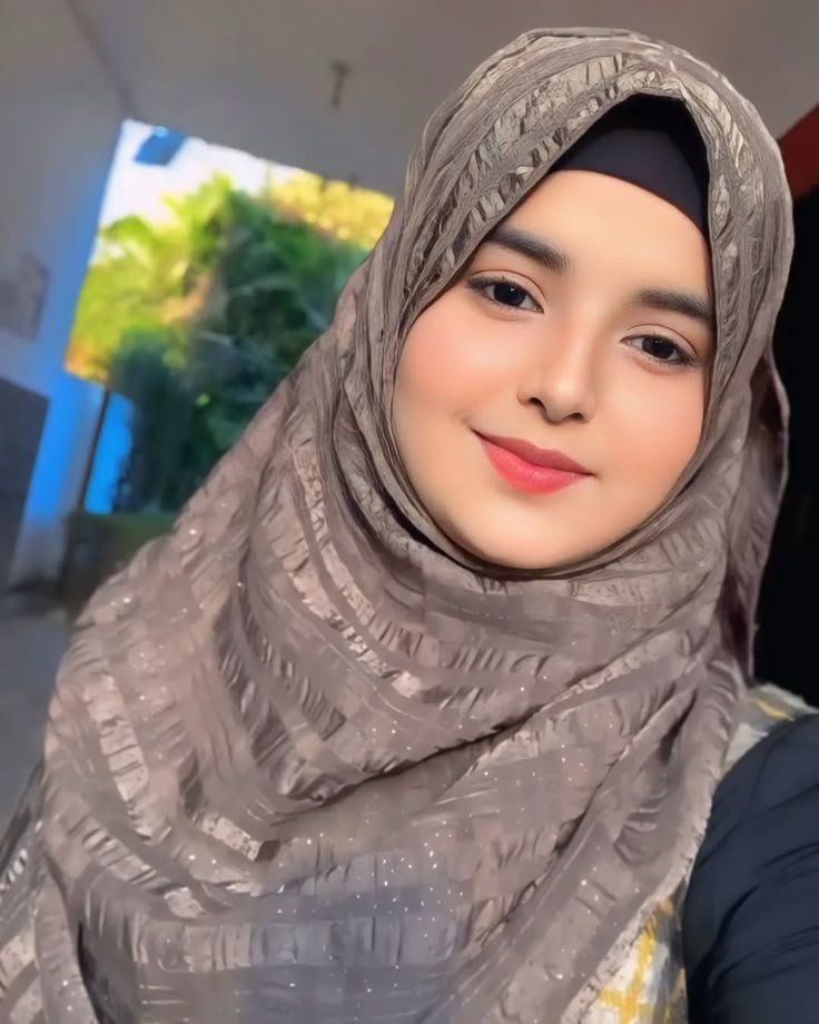 Cute hijab girl Profile Pic 2