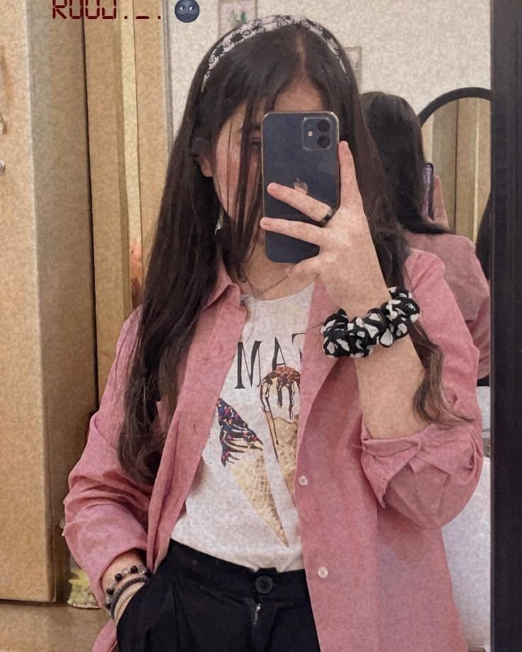 Hidden Face Girl Pic for Instagram free 1