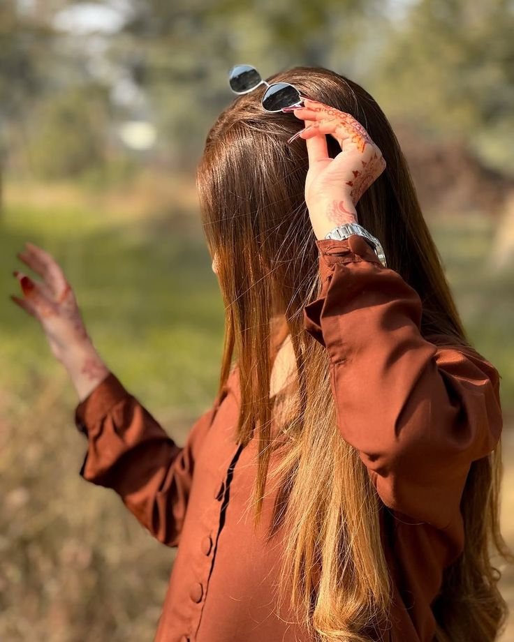 Hidden Face Girl Pic for Instagram free 2