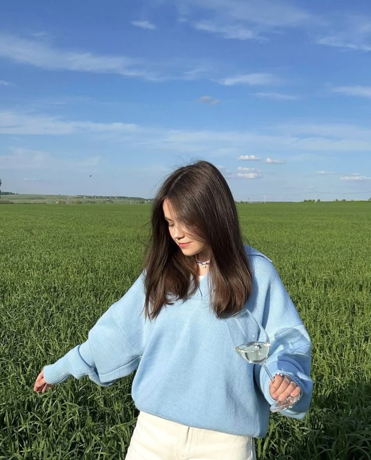 Hidden face Girl Pic for Instagram 3