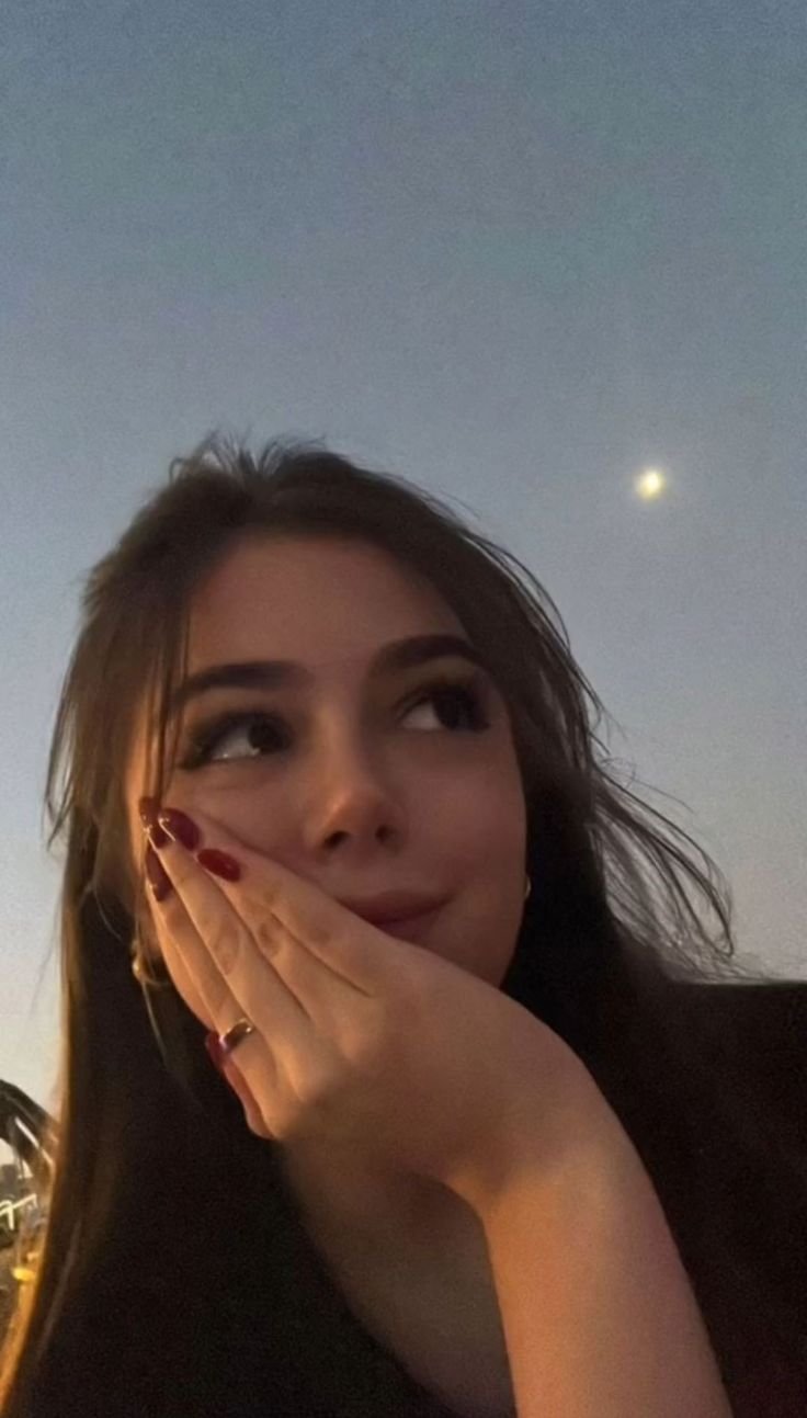 Hidden face girl pic for Instagram download