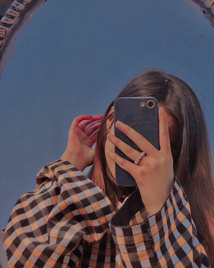 Hidden face girl pic online