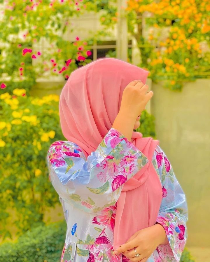 Hijab girl Pic for Profile (1)