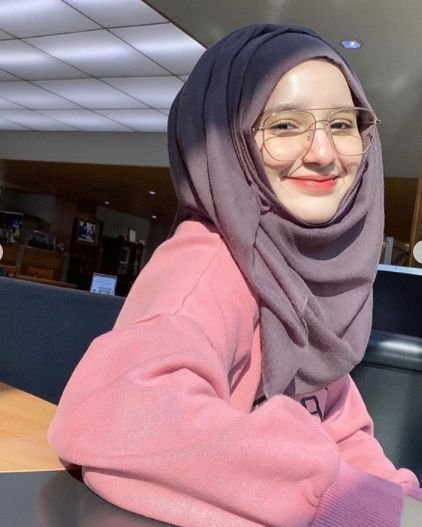 Hijab girl Pic for Profile 2