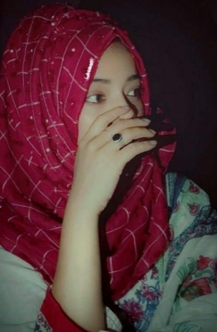 Hijab girl photo hidden face (1)