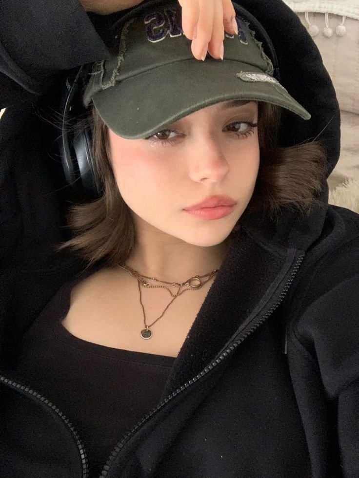 Instagram Cute girl pics attitude