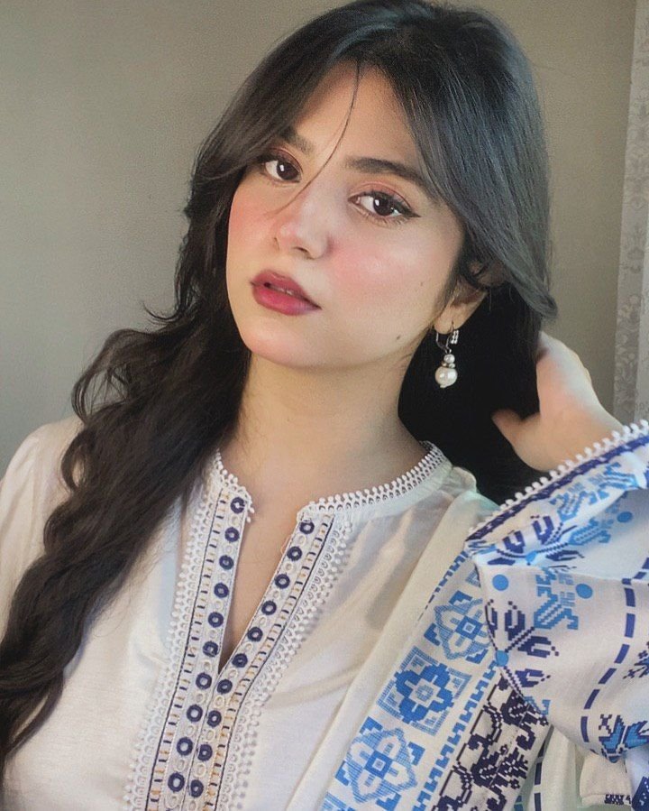 Real simple girl profile pic_1 Real simple girl profile pic 1