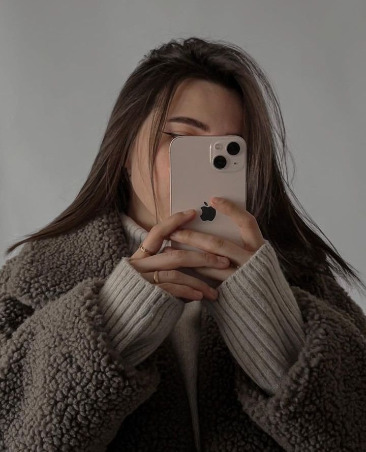 Stylish girl pic hiding face 3