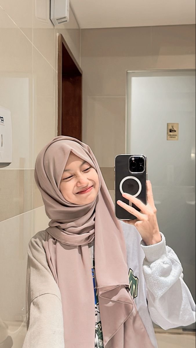 Stylish hijab Girl Dp for Instagram 3