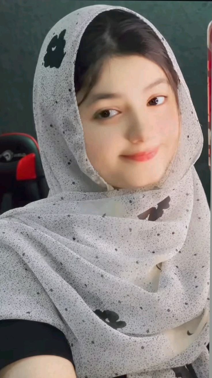 Stylish hijab girl Dp for whatsapp 1