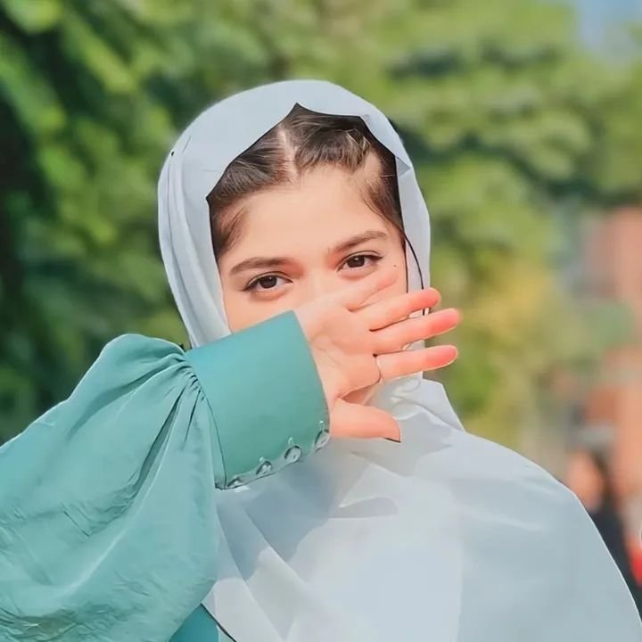 Stylish hijab girl Dp