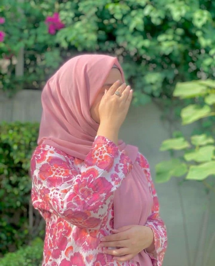 Stylish hijab girl Dp 1 (1)