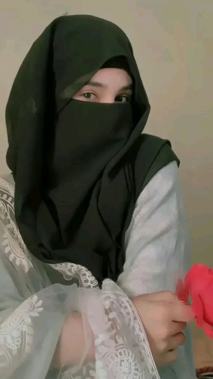 Stylish hijab girl Dp 1