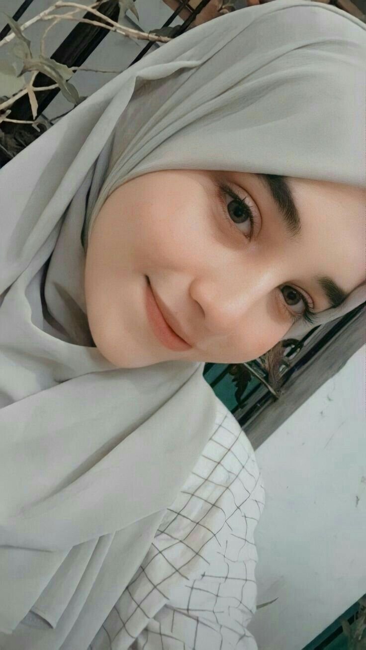 Stylish hijab girl Dp 2